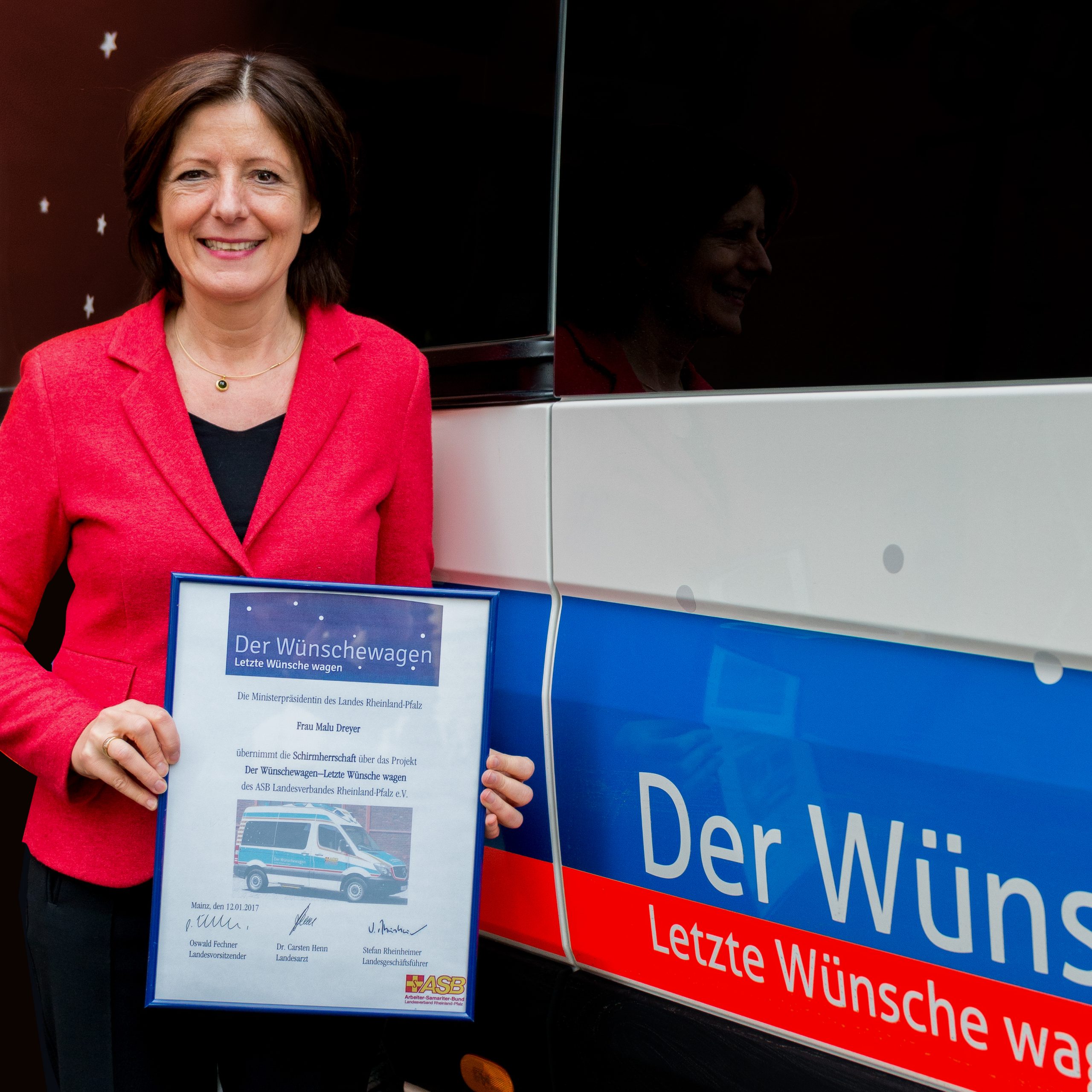 As an experienced paramedic in cities such as Frankenthal and Ludwigshafen, I am familiar with the challenges faced by seriously ill patients. That's why I would like to draw attention to the ASB "Wish Wagon" project, which helps these people to fulfill a last wish.